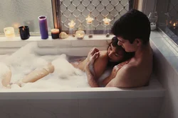 Photo of a couple in the bath