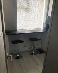 Bar taymerlari dizayni bilan Xrushchevdagi oshxonalar