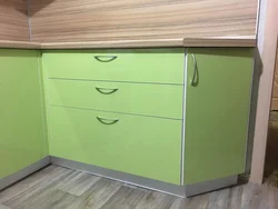 Фисташковый фасад кухни фото