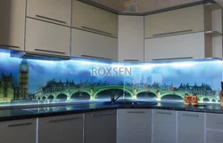 Glass kitchen apron with photo printing