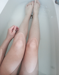 Ваннадағы Әйелдер Аяқтарының Фотосы