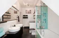Bathroom design with high ceilings
