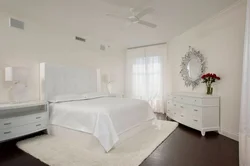 White wallpaper in the bedroom photo