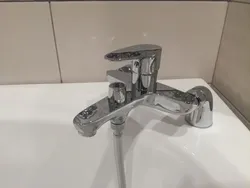 Hamam montaj fotosu ilə vanna otağı kranları