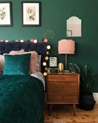 Bedroom in emerald tones photo