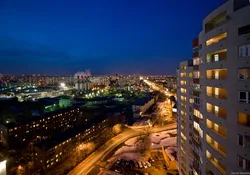 Акси Шабона Аз Тирезаи Квартира