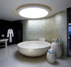 Round bathroom in the interior