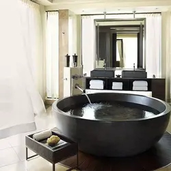 Round bathroom in the interior