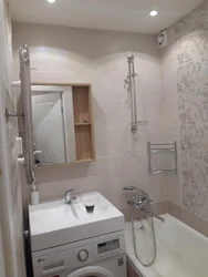 Panel house bathtub design photo in the apartment