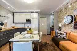 Oshxona dizayni 15 sq m to'rtburchaklar bir oyna bilan