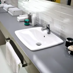 Танӯраи дар countertop дар акс ҳаммом