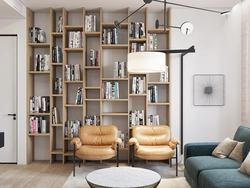 Книжные полки в интерьере гостиной