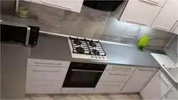 Черные духовые шкафы в интерьере кухни