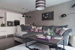 Mətbəx interyerində tünd boz divan