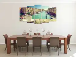 Oshxonaning ichki qismidagi modulli rasmlar