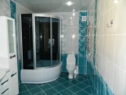 Bathtub design with shower cabin with panels