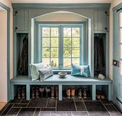 Design of the vestibule hallway in the house