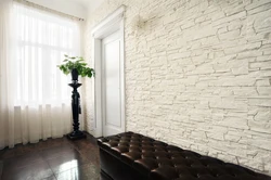 Plaster in the interior of the hallway