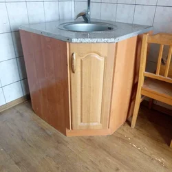 Угловая мойка для кухни с тумбой фото