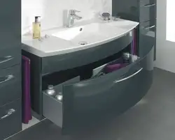Interyerdə Vanna Otağı Şkafı