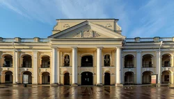 Gostiny Dvor дар акси Невский