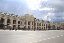 Невский суретіндегі Гостины Двор