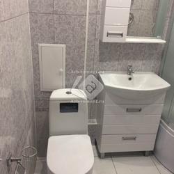 Khrushchev Bathtub With Panels Photo