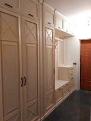 Современные прихожие со шкафом купе для узких коридоров фото