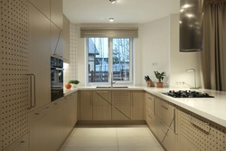 Kitchen design in front of the window