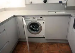 Стиралка на кухне под столешницей фото