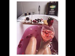 Photo with wine in the bath