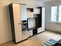 Девор дар ҳуҷраи меҳмонхона акс март