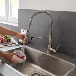 Kitchen faucet with flexible spout photo