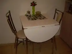 Kichik oshxona fotosurati uchun stol modellari