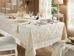 Современная скатерть на столе кухни фото