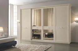 Güzgü Fotoşəkili Olan Müasir Yataq Otağı Şkafı