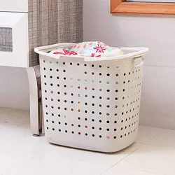 Daxili banyoda camaşırxana səbəti