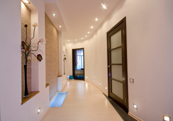 Interior line in the hallway