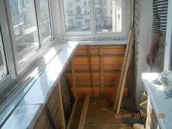 Window sill on the loggia photo options