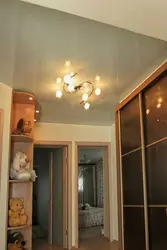 Натяжной потолок в прихожей в хрущевке фото