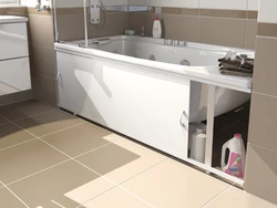 Bathtub with screen in the interior