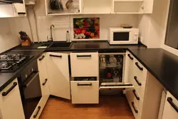 Дызайн маленькай кухні з пасудамыйкай