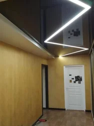 Световые линии на потолке в прихожей фото