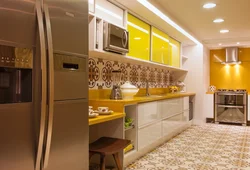 Серый и золотой в интерьере кухни
