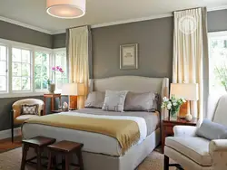 Combination of colors in the interior curtains and wallpaper in the bedroom