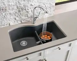 Каменные мойки в интерьере кухни