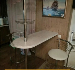 Kichkina oshxonadagi bar taymerining fotosurati