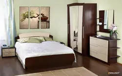 Спальный гарнитур для маленькой спальни со шкафом и комодом фото