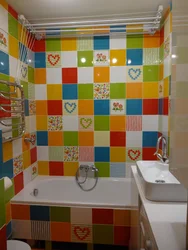 Bright small bath design