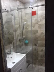Panelli Uyning Hammomidagi Dush Idishni Fotosurati
